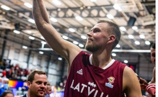 Milžiniškas smūgis Latvijos rinktinės ambicijoms – Porzingis nežais pasaulio čempionate